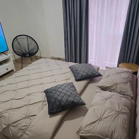 Apartment Plaza *